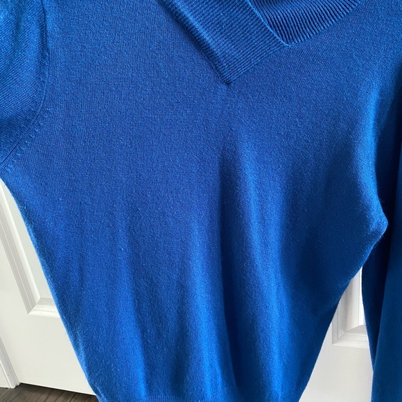 Women’s Acrylic Sweater - Picture 4 of 7